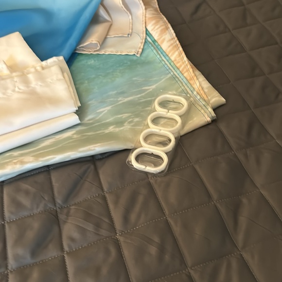 Beach waves bathroom shower/tub set, curtain, rug, liner and more - Picture 6 of 11